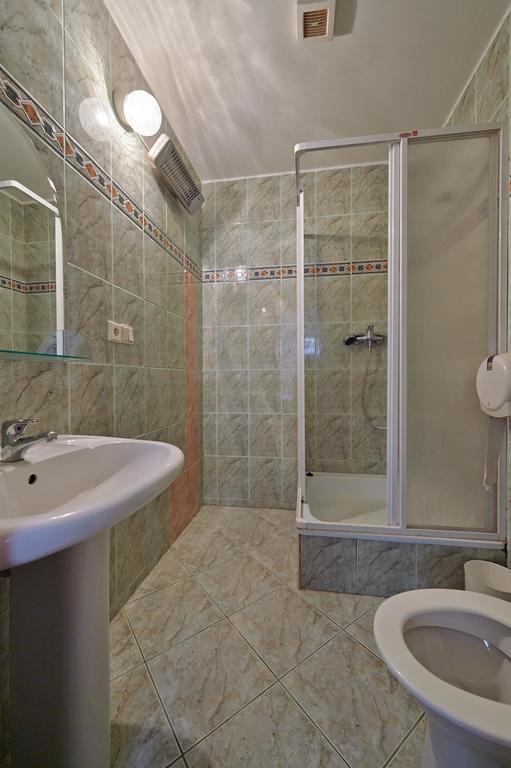 Penzion A Restauracia U Jelena Стара-Любовня Номер фото